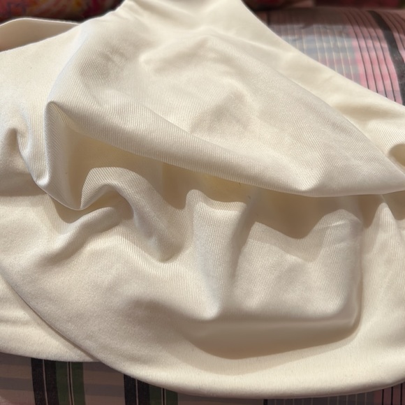 Nylon/Spandex soft cup bra from Modern Movement in Size 42 C. - Picture 2 of 9